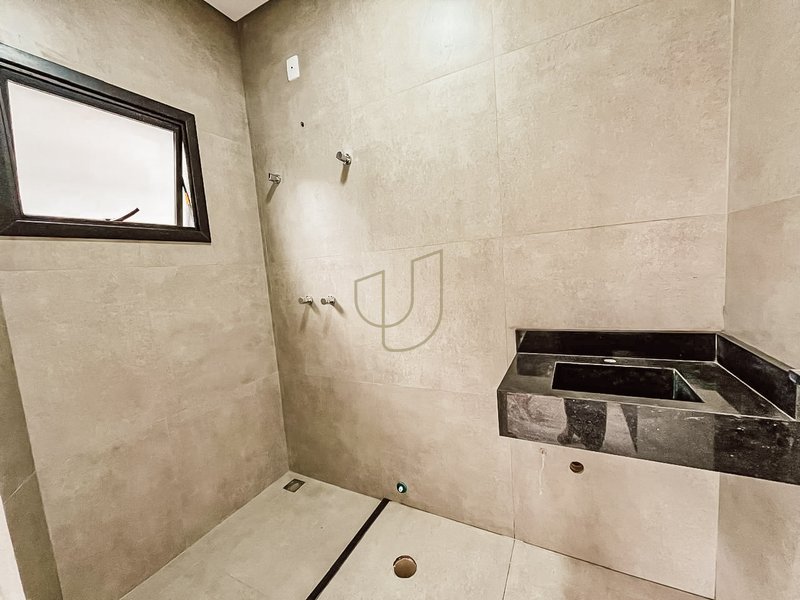 Casa com 3 Dormitórios no Reserva Rudá Avenida Robson Custódio Machado São José dos Campos - 