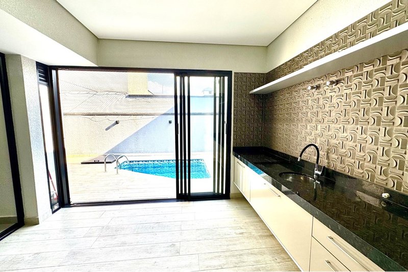 Casa à venda, 150m - 3 Dorm. 1 suíte com closet - R$ 1.195.000 - Energia Solar - Sorocaba Avenida Paraná Sorocaba - 