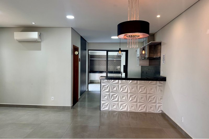 Casa à venda, 150m - 3 Dorm. 1 suíte com closet - R$ 1.195.000 - Energia Solar - Sorocaba Avenida Paraná Sorocaba - 