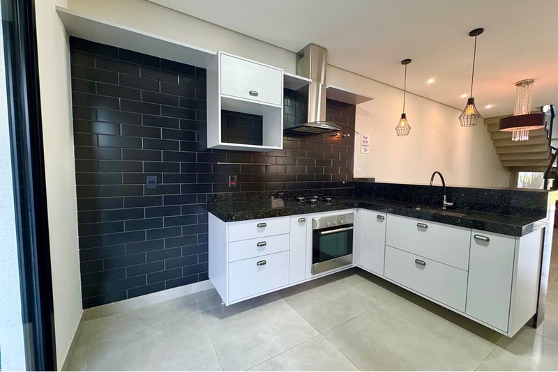 Casa à venda, 150m - 3 Dorm. 1 suíte com closet - R$ 1.195.000 - Energia Solar - Sorocaba Avenida Paraná Sorocaba - 