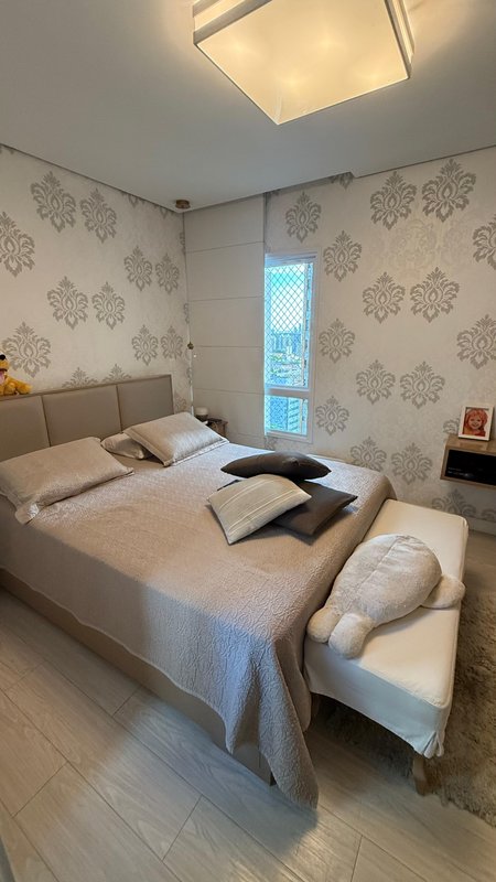 APARTAMENTO 4 QUARTOS 2 SUÍTES VARANDA GOURMET 4 GARAGENS PISCINA À VENDA CAMINHO ÁRVORES Alameda dos Flamboyants Salvador - 