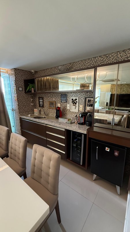 APARTAMENTO 4 QUARTOS 2 SUÍTES VARANDA GOURMET 4 GARAGENS PISCINA À VENDA CAMINHO ÁRVORES Alameda dos Flamboyants Salvador - 