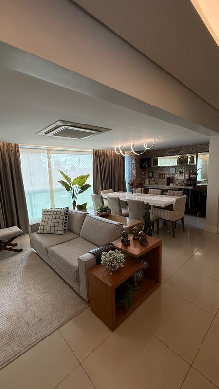 APARTAMENTO 4 QUARTOS 2 SUÍTES VARANDA GOURMET 4 GARAGENS PISCINA À VENDA CAMINHO ÁRVORES Alameda dos Flamboyants Salvador - 