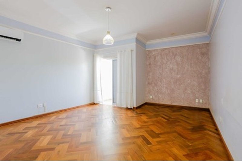 Casa à Venda, 468m 3 Suites - R$ 2.300.000 – Cond. Angelo Vial -Parque Campolim – Sorocaba Avenida Mário Campolim Sorocaba - 