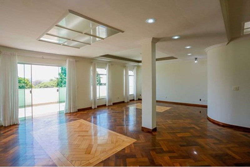 Casa à Venda, 468m 3 Suites - R$ 2.300.000 – Cond. Angelo Vial -Parque Campolim – Sorocaba Avenida Mário Campolim Sorocaba - 