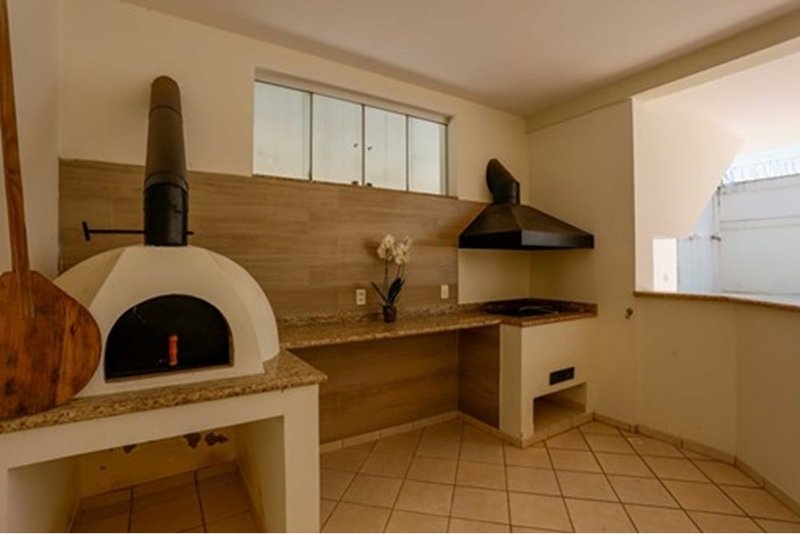 Casa à Venda, 468m 3 Suites - R$ 2.300.000 – Cond. Angelo Vial -Parque Campolim – Sorocaba Avenida Mário Campolim Sorocaba - 