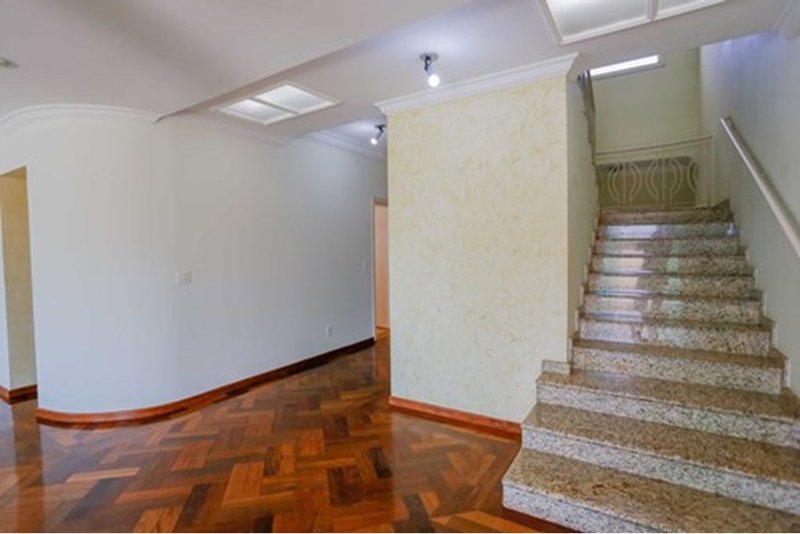 Casa à Venda, 468m 3 Suites - R$ 2.300.000 – Cond. Angelo Vial -Parque Campolim – Sorocaba Avenida Mário Campolim Sorocaba - 