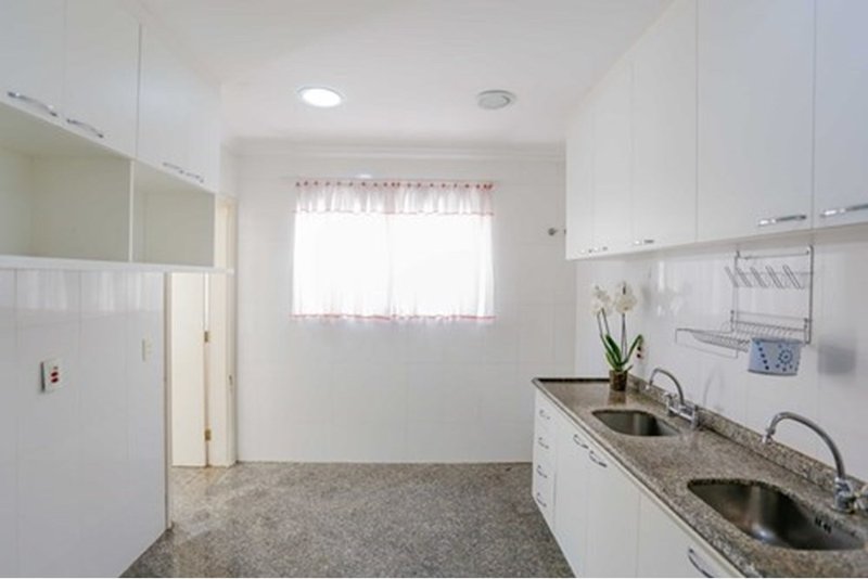 Casa à Venda, 468m 3 Suites - R$ 2.300.000 – Cond. Angelo Vial -Parque Campolim – Sorocaba Avenida Mário Campolim Sorocaba - 