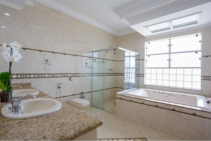 Casa à Venda, 468m 3 Suites - R$ 2.300.000 – Cond. Angelo Vial -Parque Campolim – Sorocaba Avenida Mário Campolim Sorocaba - 