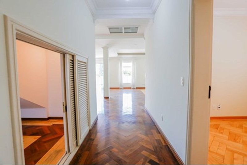 Casa à Venda, 468m 3 Suites - R$ 2.300.000 – Cond. Angelo Vial -Parque Campolim – Sorocaba Avenida Mário Campolim Sorocaba - 