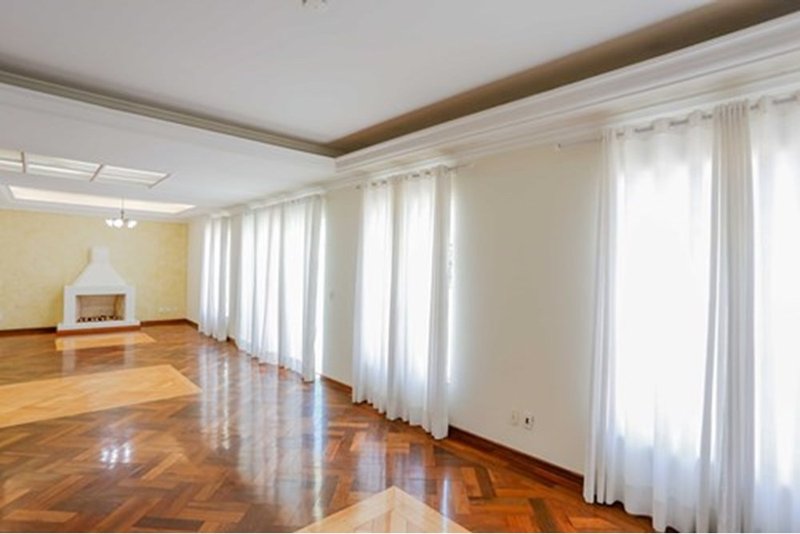 Casa à Venda, 468m 3 Suites - R$ 2.300.000 – Cond. Angelo Vial -Parque Campolim – Sorocaba Avenida Mário Campolim Sorocaba - 