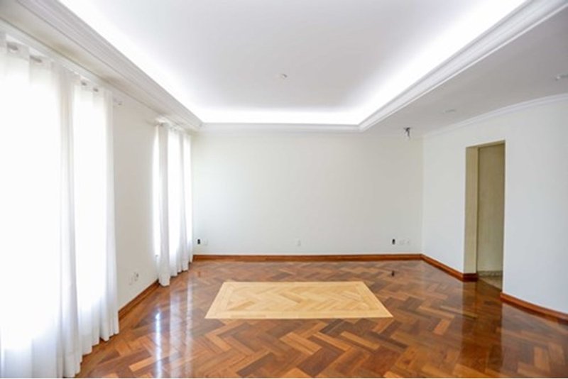 Casa à Venda, 468m 3 Suites - R$ 2.300.000 – Cond. Angelo Vial -Parque Campolim – Sorocaba Avenida Mário Campolim Sorocaba - 
