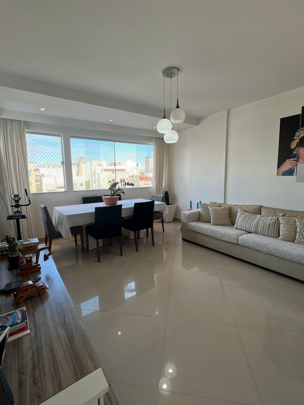 APARTAMENTO 2 QUARTOS SUÍTE GABINETE LAVABO NASCENTE GARAGEM ELEVADOR À VENDA PITUBA! Rua Anthenor Tupinambá Salvador - 