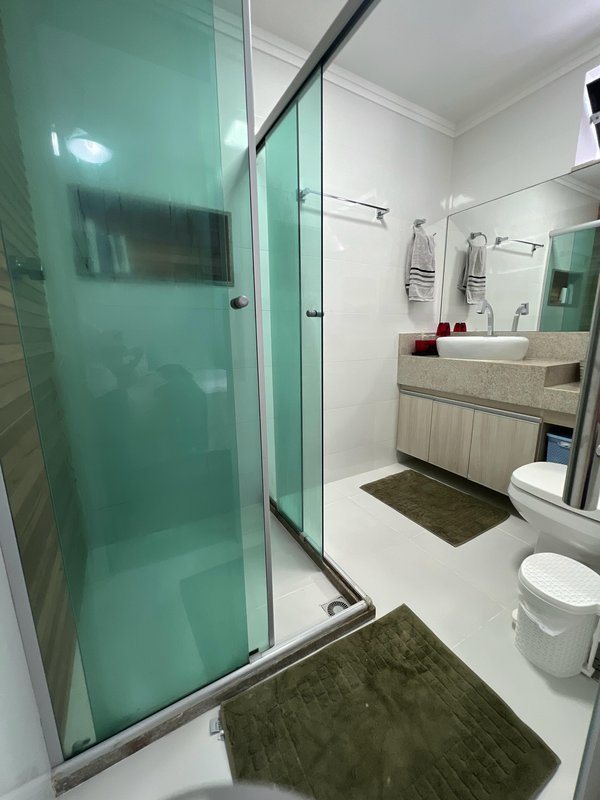 APARTAMENTO 2 QUARTOS SUÍTE GABINETE LAVABO NASCENTE GARAGEM ELEVADOR À VENDA PITUBA! Rua Anthenor Tupinambá Salvador - 