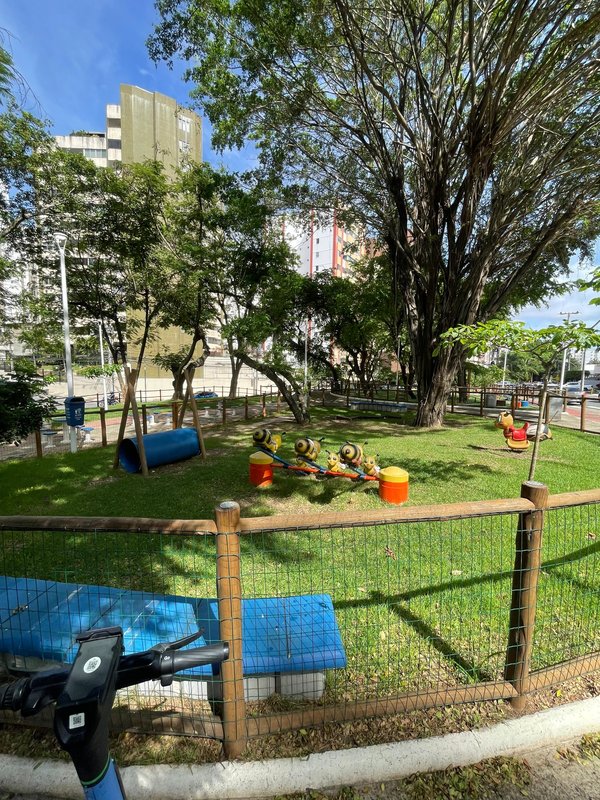 APARTAMENTO 2 QUARTOS SUÍTE GABINETE LAVABO NASCENTE GARAGEM ELEVADOR À VENDA PITUBA! Rua Anthenor Tupinambá Salvador - 