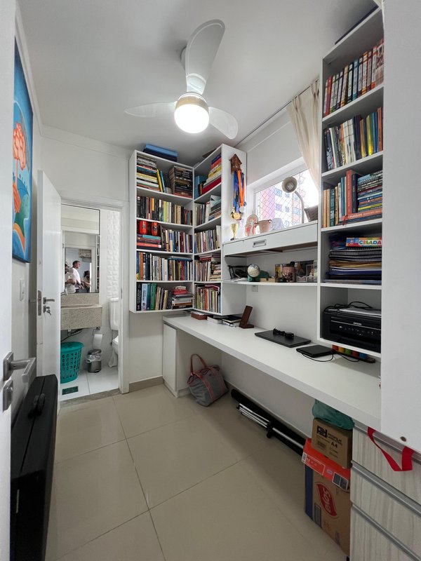 APARTAMENTO 2 QUARTOS SUÍTE GABINETE LAVABO NASCENTE GARAGEM ELEVADOR À VENDA PITUBA! Rua Anthenor Tupinambá Salvador - 