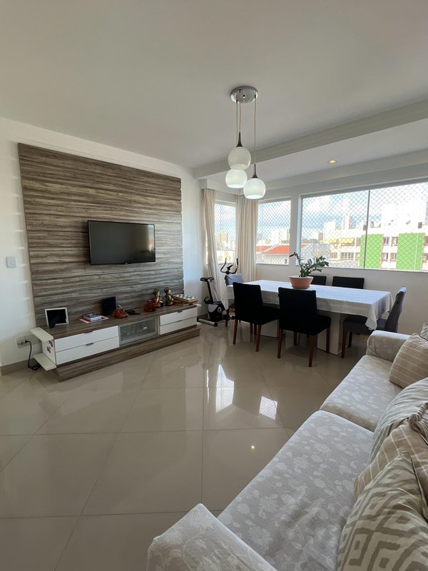APARTAMENTO 2 QUARTOS SUÍTE GABINETE LAVABO NASCENTE GARAGEM ELEVADOR À VENDA PITUBA! Rua Anthenor Tupinambá Salvador - 