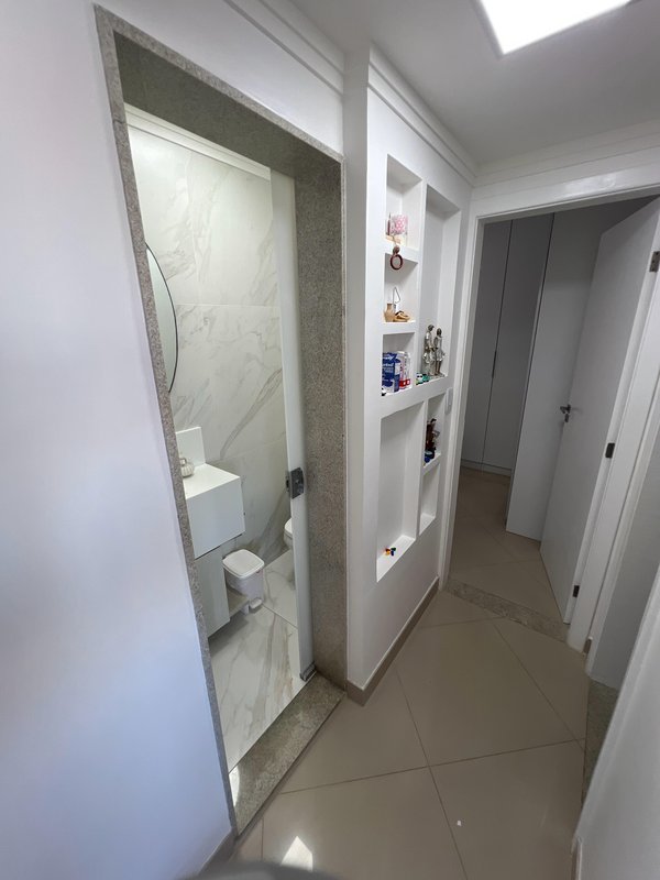 APARTAMENTO 2 QUARTOS SUÍTE GABINETE LAVABO NASCENTE GARAGEM ELEVADOR À VENDA PITUBA! Rua Anthenor Tupinambá Salvador - 