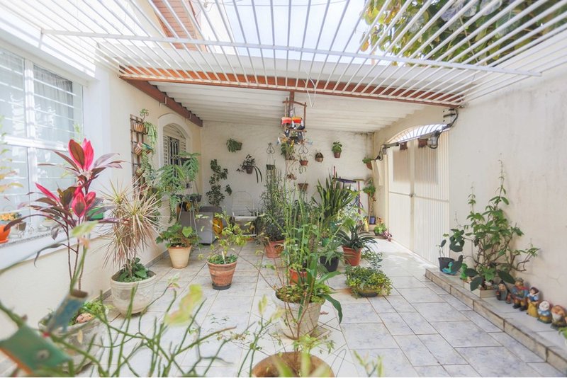 Casa à venda, 144m - 2 Dorm. 1 suíte, 15 vagas sendo 5 cobertas, quintal amplo - Sorocaba Rua Nicolau Archilla Rodrigues Sorocaba - 