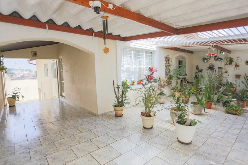 Casa à venda, 144m - 2 Dorm. 1 suíte, 15 vagas sendo 5 cobertas, quintal amplo - Sorocaba Rua Nicolau Archilla Rodrigues Sorocaba - 