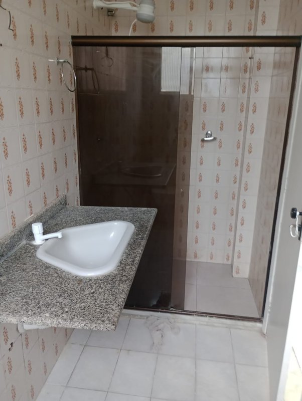 APARTAMENTO QUARTO E SALA SUÍTE COZINHA DEPENDÊNCIA ÁREA DE SERVIÇO À VENDA EM AMARALINA! Rua Visconde de Itaborahy Salvador - 