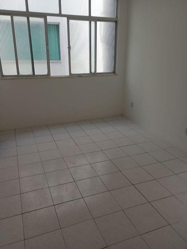 APARTAMENTO QUARTO E SALA SUÍTE COZINHA DEPENDÊNCIA ÁREA DE SERVIÇO À VENDA EM AMARALINA! Rua Visconde de Itaborahy Salvador - 