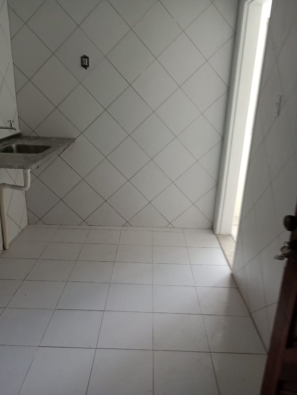 APARTAMENTO QUARTO E SALA SUÍTE COZINHA DEPENDÊNCIA ÁREA DE SERVIÇO À VENDA EM AMARALINA! Rua Visconde de Itaborahy Salvador - 