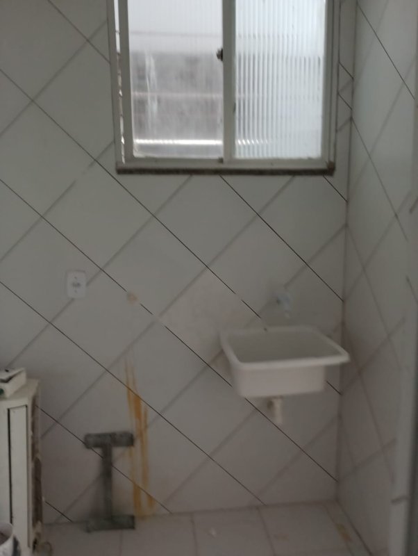 APARTAMENTO QUARTO E SALA SUÍTE COZINHA DEPENDÊNCIA ÁREA DE SERVIÇO À VENDA EM AMARALINA! Rua Visconde de Itaborahy Salvador - 