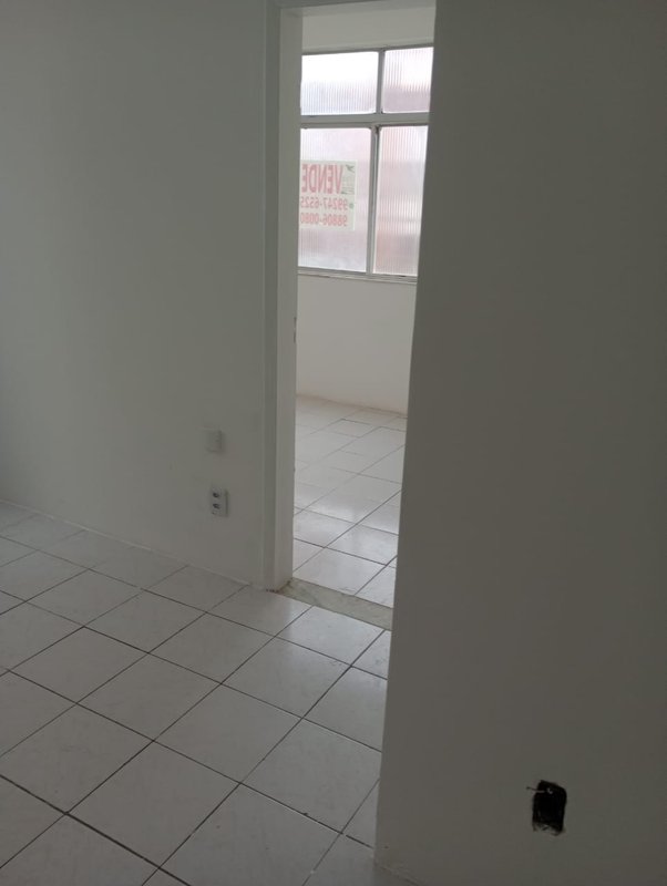 APARTAMENTO QUARTO E SALA SUÍTE COZINHA DEPENDÊNCIA ÁREA DE SERVIÇO À VENDA EM AMARALINA! Rua Visconde de Itaborahy Salvador - 
