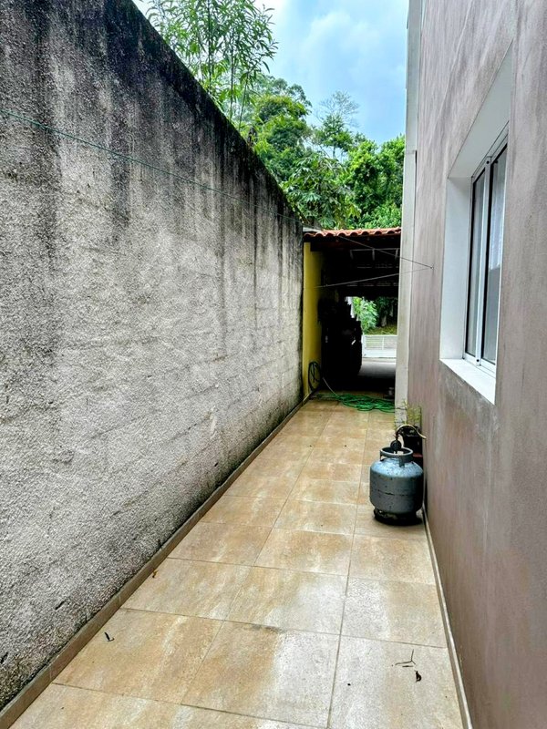 Sobrado à venda no Jardim Rosa Helena  Igaratá - 