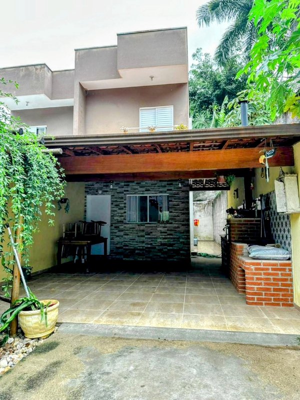 Sobrado à venda no Jardim Rosa Helena  Igaratá - 