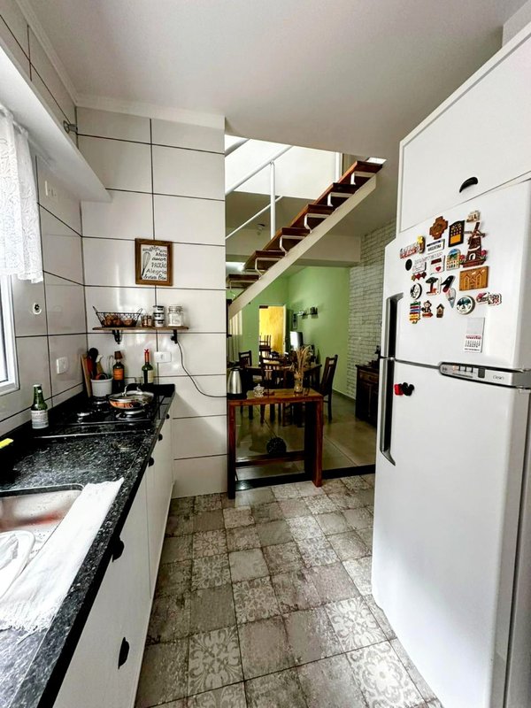 Sobrado à venda no Jardim Rosa Helena  Igaratá - 