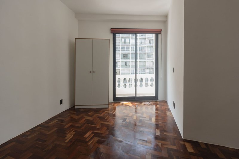 Studio Metrô Santa Cecília 32m² sem depósito e ACEITA PET Rua Ana Cintra São Paulo - 