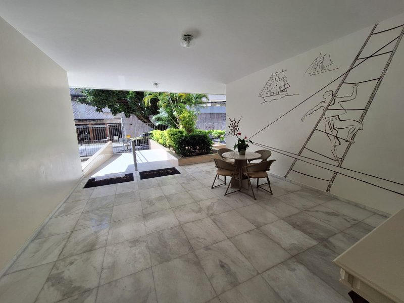 APARTAMENTO AMPLO 3 QUARTOS TERRAÇO DEPENDÊNCIA GARAGEM ELEVADOR PORTARIA NA BARRA! Rua Lord Cochrane Salvador - 