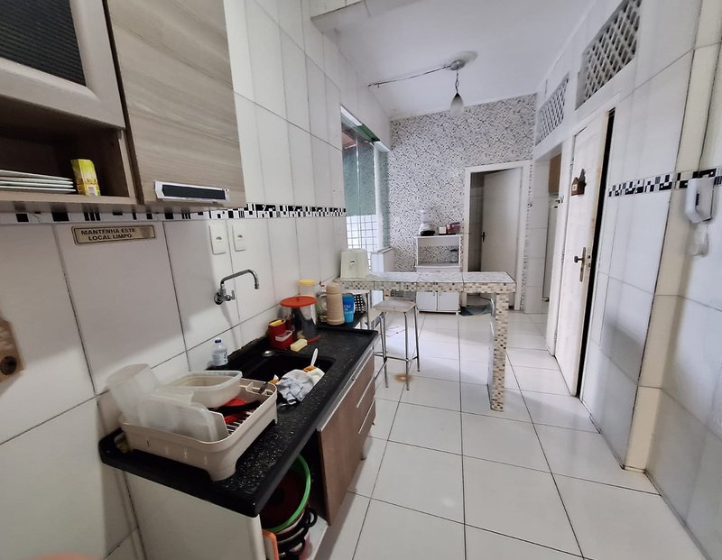 APARTAMENTO AMPLO 3 QUARTOS TERRAÇO DEPENDÊNCIA GARAGEM ELEVADOR PORTARIA NA BARRA! Rua Lord Cochrane Salvador - 