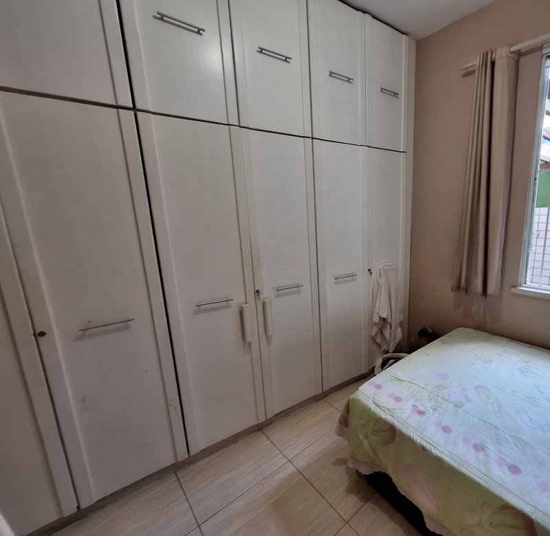 APARTAMENTO AMPLO 3 QUARTOS TERRAÇO DEPENDÊNCIA GARAGEM ELEVADOR PORTARIA NA BARRA! Rua Lord Cochrane Salvador - 