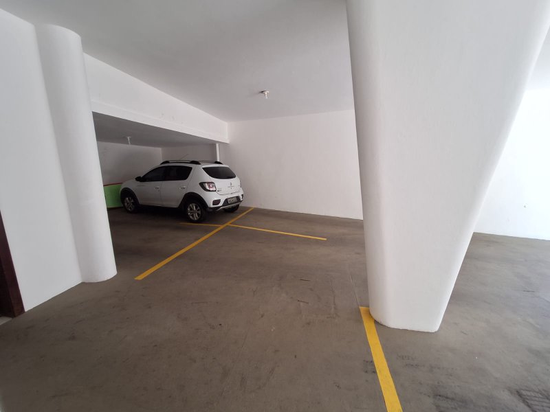 APARTAMENTO AMPLO 3 QUARTOS TERRAÇO DEPENDÊNCIA GARAGEM ELEVADOR PORTARIA NA BARRA! Rua Lord Cochrane Salvador - 