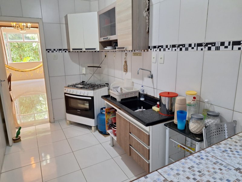 APARTAMENTO AMPLO 3 QUARTOS TERRAÇO DEPENDÊNCIA GARAGEM ELEVADOR PORTARIA NA BARRA! Rua Lord Cochrane Salvador - 