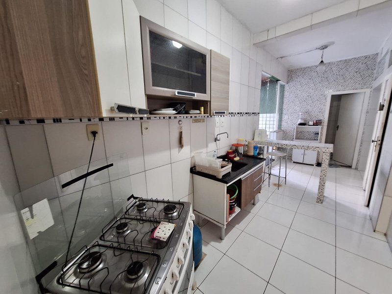 APARTAMENTO AMPLO 3 QUARTOS TERRAÇO DEPENDÊNCIA GARAGEM ELEVADOR PORTARIA NA BARRA! Rua Lord Cochrane Salvador - 