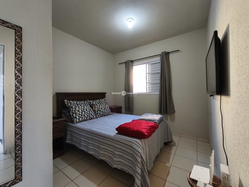 Casa com 2 dormitórios e quintal grande no São Rogério  Avaré - 