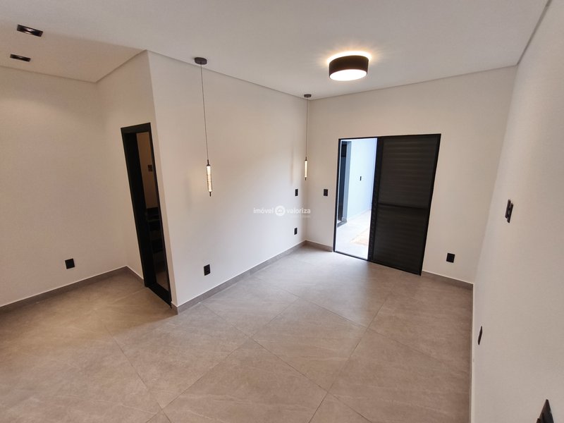 Casa com 3 dormitórios, área gourmet e piscina no Jardim Dona Laura  Avaré - 