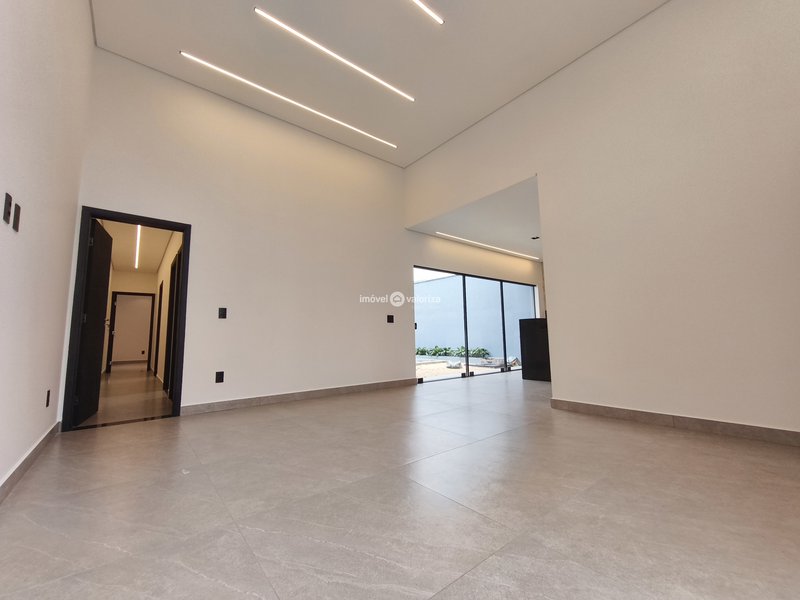 Casa com 3 dormitórios, área gourmet e piscina no Jardim Dona Laura  Avaré - 