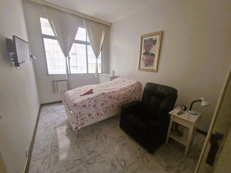 APARTAMENTO 3 QUARTOS DEPENDÊNCIA GARAGEM ELEVADOR E PORTARIA 24 H À VENDA NA BARRA! Rua Cesar Zama Salvador - 