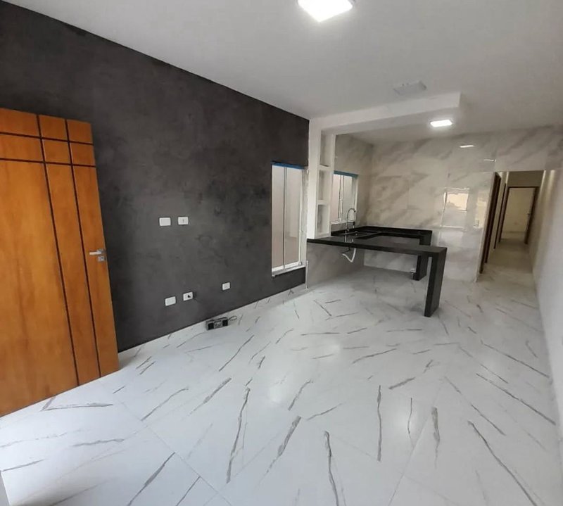 🏡 Casa nova com excelente padrão construtivo  Caraguatatuba - 