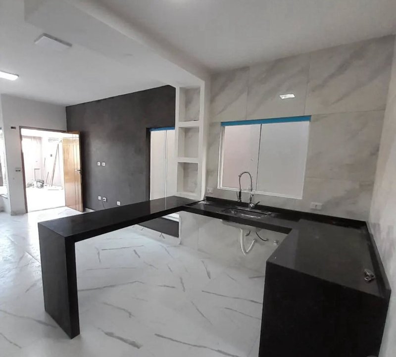 🏡 Casa nova com excelente padrão construtivo  Caraguatatuba - 