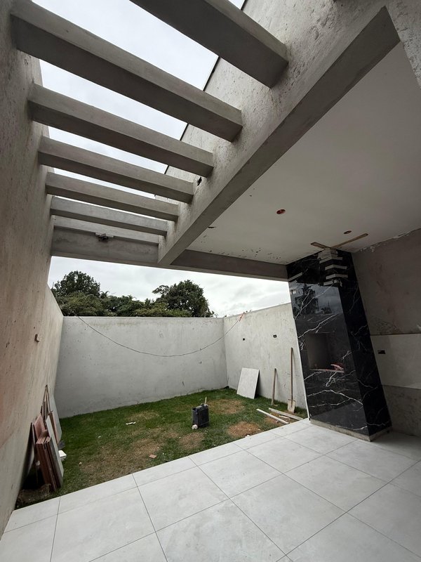 🏡 Casa nova com excelente padrão construtivo  Caraguatatuba - 