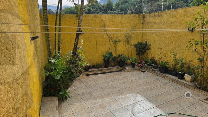 SOBRADO À VENDA COM 380 m² | 3 QUARTOS (1 SUÍTE) | 4 VAGAS | TREMEMBÉ/SÃO PAULO-SP!  São Paulo - 