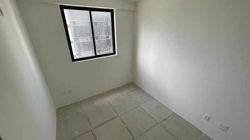 2 quartos (1 suite). 44m2. Andar intermediário. Nascente. 1 garagem rotativa Rua Professor Júlio Ferreira de Melo Recife - 