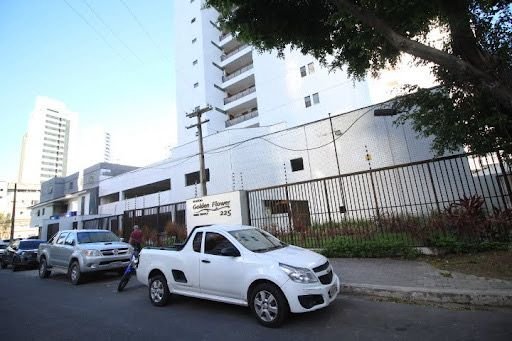 2 quartos (1 suite). 44m2. Andar intermediário. Nascente. 1 garagem rotativa Rua Professor Júlio Ferreira de Melo Recife - 