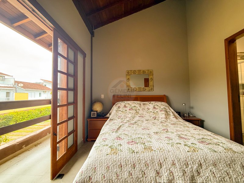 Casa em Condomínio na Praia de Juquehy - À VENDA  São Sebastião - 